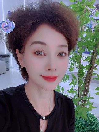 从不羡慕别人的生活,因为我知道,懂得爱自己,也懂得爱别人,温柔却有力量,独立却不孤独。自己就是最好的风景🌸🌸