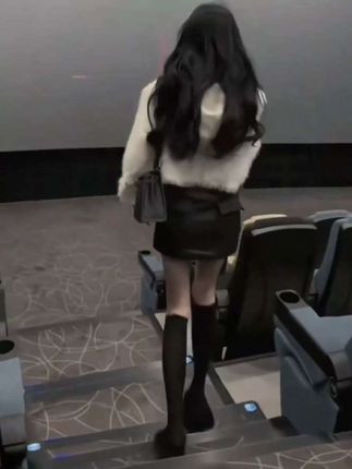 没有哪个美女宝子会拒绝这样一双#小腿压力袜 百搭又显腿长,入秋以后你就选它,真的美爆了!#显瘦显高显腿长 #压力袜 #早秋穿搭 #很哇塞的袜子