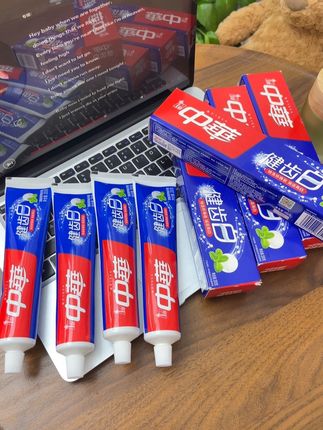 被全家按头安利的这款#中华健齿白牙膏 ,用一次就沦陷!牙黄口气重全搞定‼️#牙膏  #清新口气 #好物推荐🔥 #生活必备