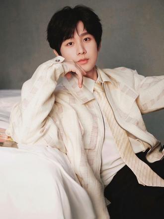 #成毅 我觉得,谢淮安最后可能会没有了一股支持他继续下去的精气神,不管怎么样,希望谢淮安为了逝去的亲人好好的活着!