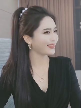 珀小棉大号珍珠鲨鱼夹赫本公主风抓夹复古气质发饰#时尚气质百搭 #高级抓夹 #抓夹用法教程 #谁戴谁好看美出高级感