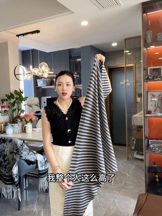 在空调房一年四季都能用到的一款披肩 真的贼实用#披肩外套小马甲 #披肩 #第一批双11课代表来了 #冬日穿搭测评 #小个子女生秋冬就这样穿