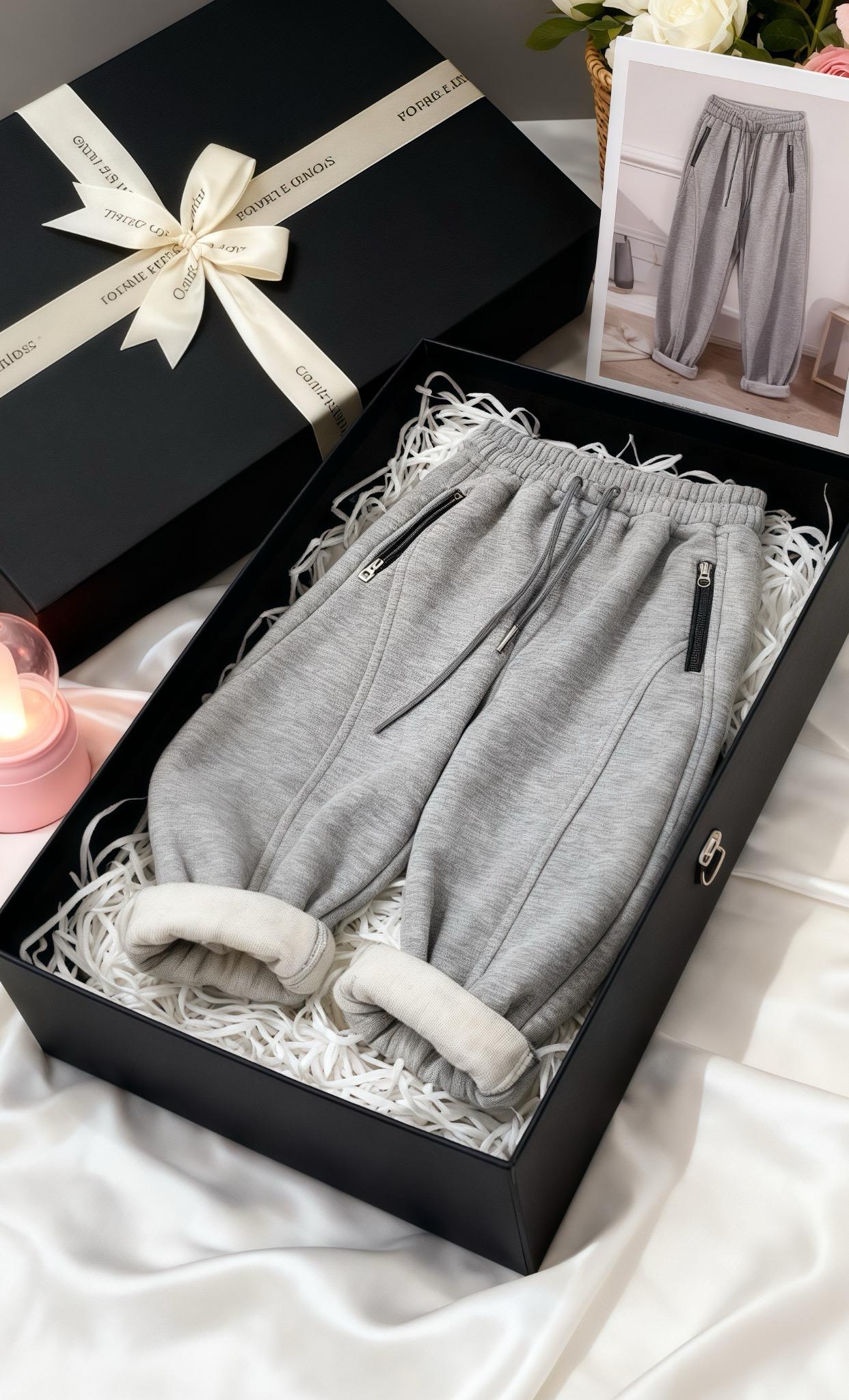 我的儿子就要给他最好的,看到好看的衣服给他买,看到好吃的也不犹豫,对你好不吝啬,只爱你#儿童弯刀裤 #儿童加绒卫裤 #男童穿搭