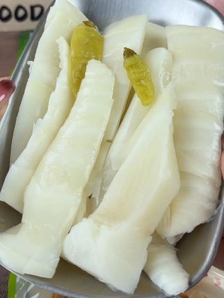 手剥嫩笋休小零,开年福利超诱人,泡椒风味幼笋尖,开袋即食新体验#开年好礼 #零嘴嫩笋 #笋尖精选 #泡椒风味浓