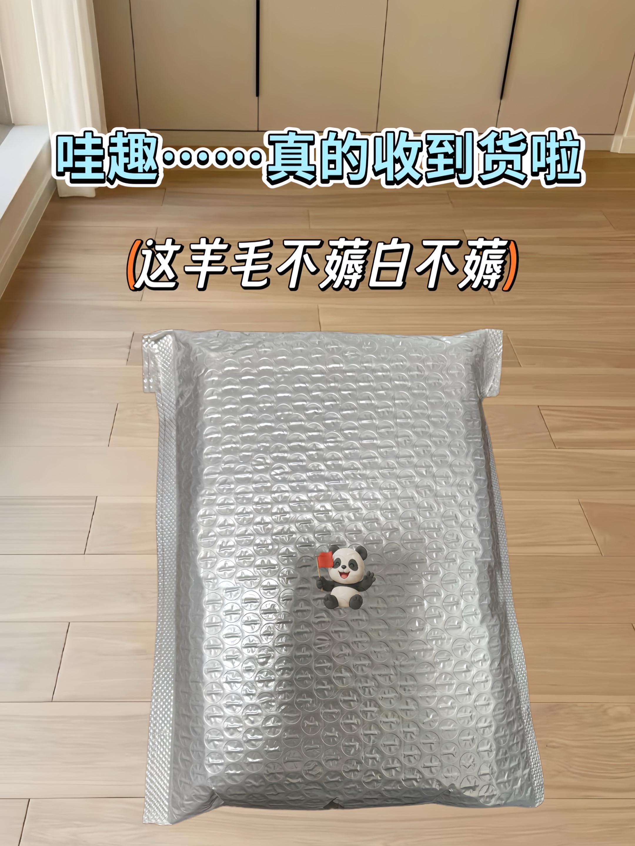 【心相印抽纸,生活里的贴心好物💐】 三层加厚很扎实,揉搓也不会掉渣~原生木浆的触感特别细腻,就像给皮肤盖了层软乎乎的云☁️。不管是平时擦手、擦桌子,还是用来包点小零食,都能稳稳当当的!整整齐齐堆在一起,放在客厅或者卧室里看着都舒服,家里多囤几提,生活的小满足感一下子就上来啦~#生活用纸 #强烈推荐 #心相印纸巾#生活必备 #生活用品