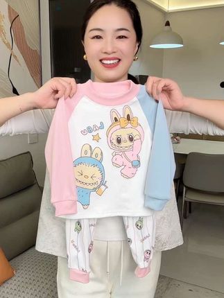 今年超流行的拉布布家居服! 我女儿超喜欢拉布布~这款家居服面料柔软细腻~颜值也好看~#童装 #童装搭配 #儿童家居服 #儿童睡衣 #童装实体店