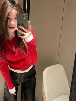 MosesQueen/魔西女王红色短款针织开衫修身毛衣显瘦长袖针织衫女#今日穿搭 #温柔穿搭 #高级感穿搭 #韩式穿搭 #奶灰开衫