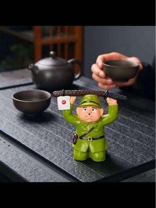 日本人下跪投降变色茶宠摆件精品茶玩茶桌茶盘装饰品摆件茶具配件#茶宠 #茶宠摆件 #茶桌摆件 #日本人下跪茶宠 #茶具摆件