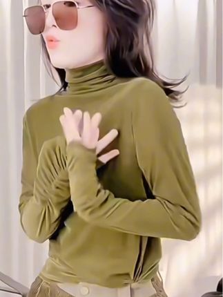 2025春秋新款法式小香风:/ 丝绒打底衫女士设计感内搭高领上衣#打底衫 #高领打底衫 ##春秋新款