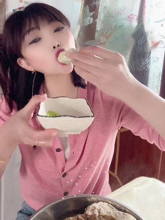 乳山生蚝白胖胖的大肚子蒸着吃肉质肥美鲜嫩多汁好吃不贵经济实惠 #美食 #抖音美食推荐官 #好吃不贵经济实惠 #好吃到停不下来 #乳山生蚝