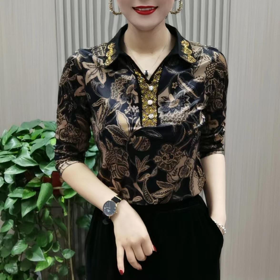 丝绒领烫钻衬衫。秋季女装新款,丝绒.长袖翻领领烫钻衬衫,时尚洋气气质潮女装,面料柔软丝滑亲肤,不缩水不起球,穿着特舒服,家人们看中就抓紧下单吧,即发