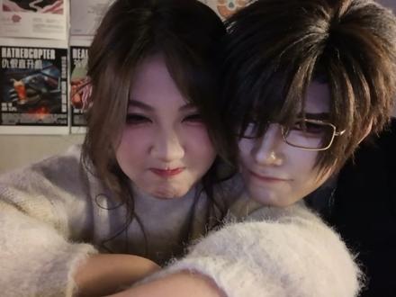 是哪只小熊勾勾手指就来讨要亲亲了,爱上小熊,吃定小熊。
#cos委托 #情侣日常 #猫猫和陆 #梦女避雷