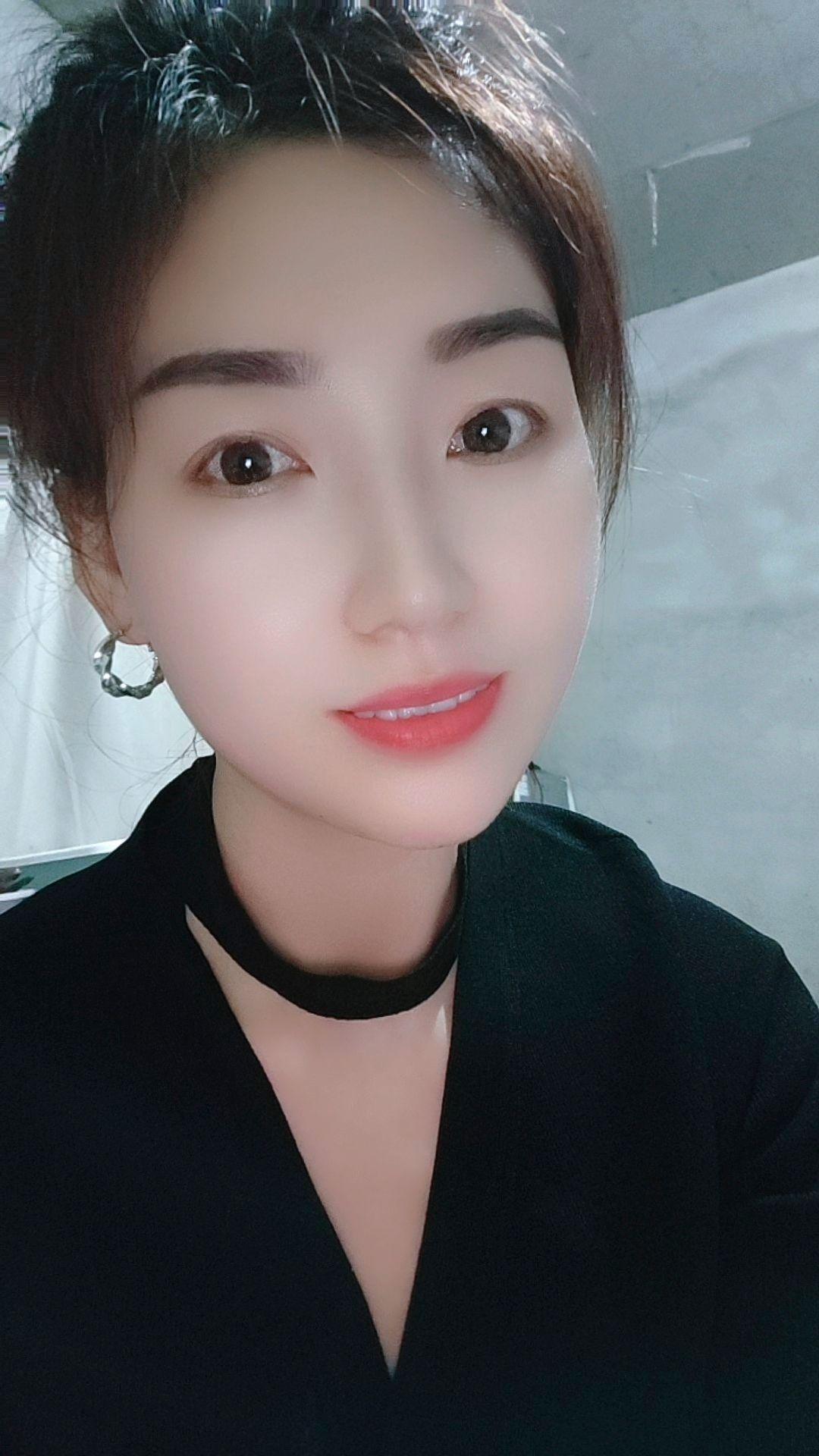 笑在生活,美在善良,乐在知足,福在健康,不谈过往,只说未来,盼美好如期而至,㊗️余生,事随心,人随缘,安稳自在年复又一年…