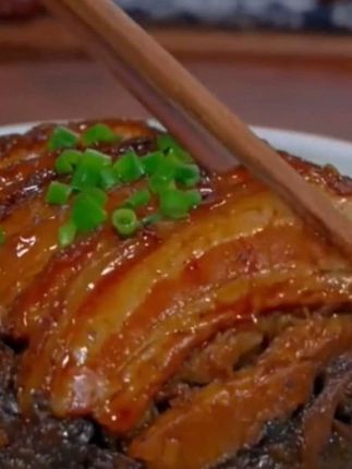 【拍一发五】三斤梅菜扣肉家庭方便菜商用外卖同款硬菜下饭加热即食#梅菜扣肉 #方便又美味 #好吃到停不下来 #下饭菜 @DOU+小助手 @DOU+好生意
