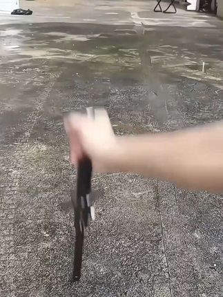 防身伸缩棍,给你的安全增添一份保障#是时候安排一下了 #防身棍 #独居女性一定要注意安全 #打狗棍 #合法防身神器 @DOU+小助手
