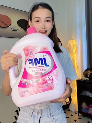 真的没喷香水,这个酵素留香洗衣液真的很好用,到手12斤才这个价格,持久留香72小时,大人小孩都能用#洗衣液 #持久留洗衣液#洗护好物