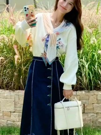 设计感刺绣卫衣立体花牛仔半身裙两件套女2025秋季新款绝美套装裙#卫衣#半身裙#套装#两件套#设计感