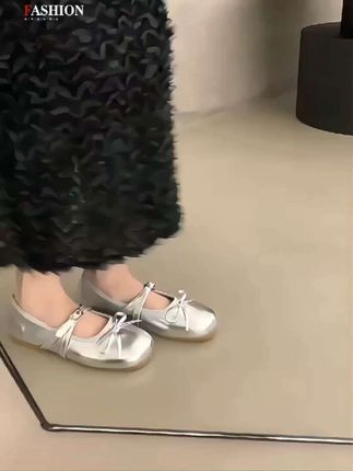 啄木鸟绝美平底银色单鞋女2025新款秋季玛丽珍鞋芭蕾小皮鞋晚晚鞋#时尚美鞋 #气质女鞋 #穿出高级感 #脚宽脚胖都可以 #软底软面穿上超舒服