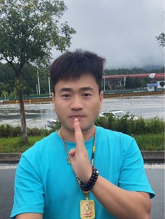 #雨天出行 #男人的情怀 哦,你属啥的?告诉我
