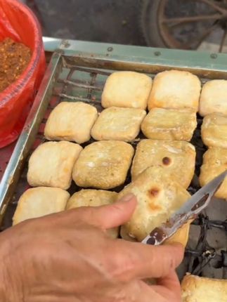 贵州正宗老式烤豆腐#小时候味道 #街边小吃 #地方特色小吃