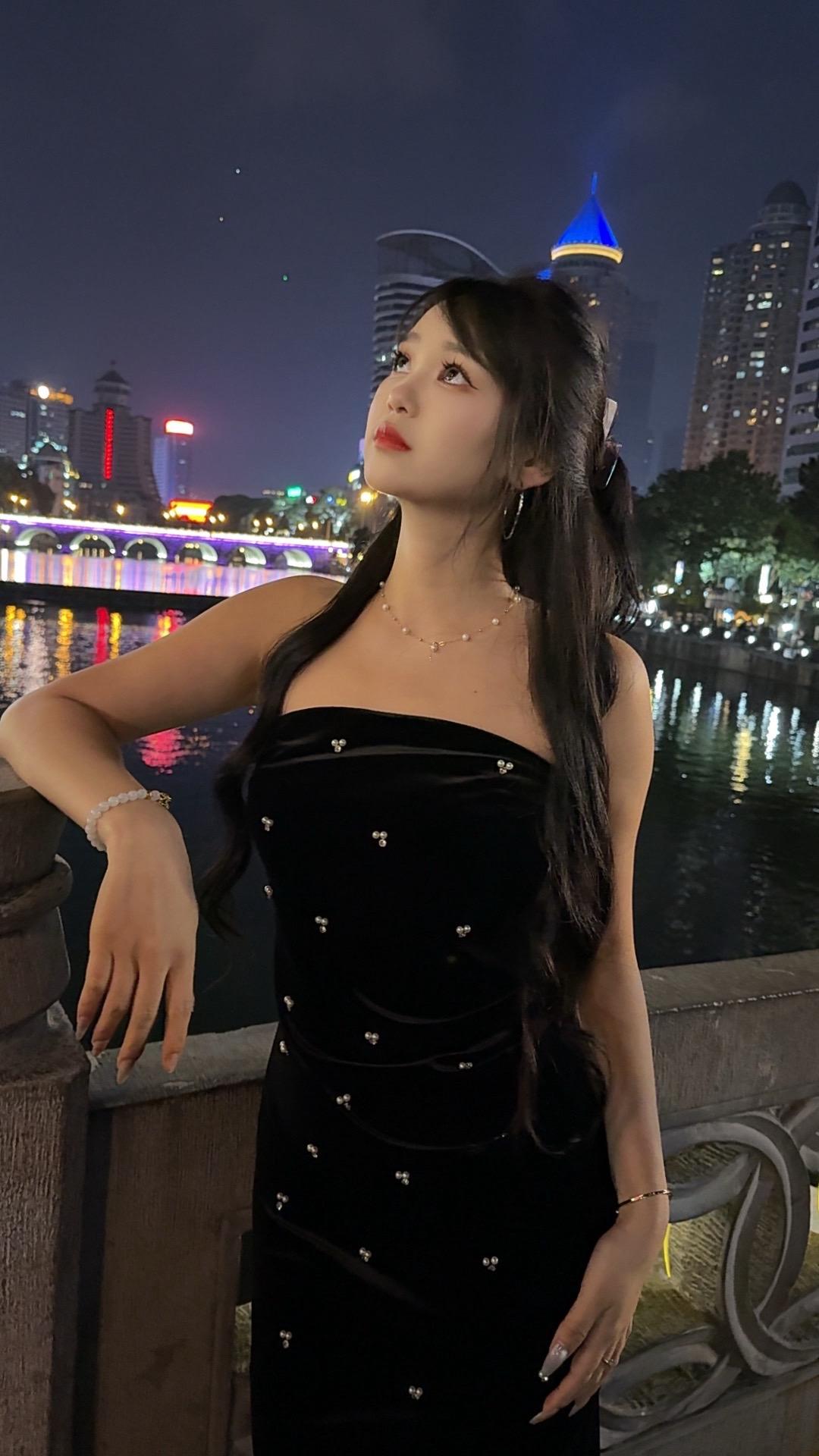 远的不是距离,远的是人心,是权衡利弊#夜晚的美景 #夜晚的美