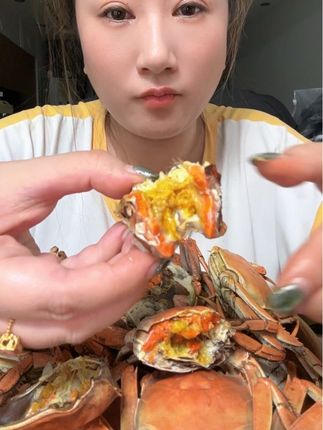开始卖河蟹了 顶盖肥 这个季节推荐小号