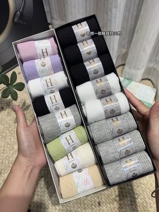不想一拖鞋就“社亖”的,千万不要错过花溪谷这个香薰防臭袜,高回弹上脚舒适又透气,关键才这个价就到手16双,男女款都有!真的可以放心薅!#袜子控 #花溪谷防臭袜 #种草好物推荐 #平价好物