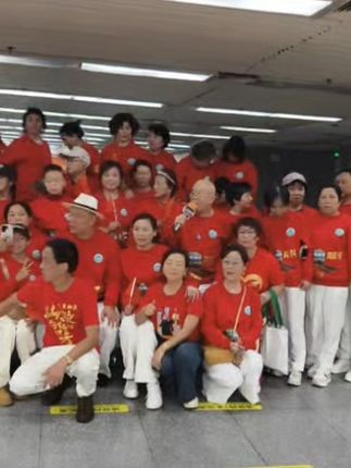 29日下午16点,上海刀迷、济南刀迷发车仪式同时举行,预计同时到达新疆#山歌响起的地方刀郎 #刀郎乌鲁木齐演唱会