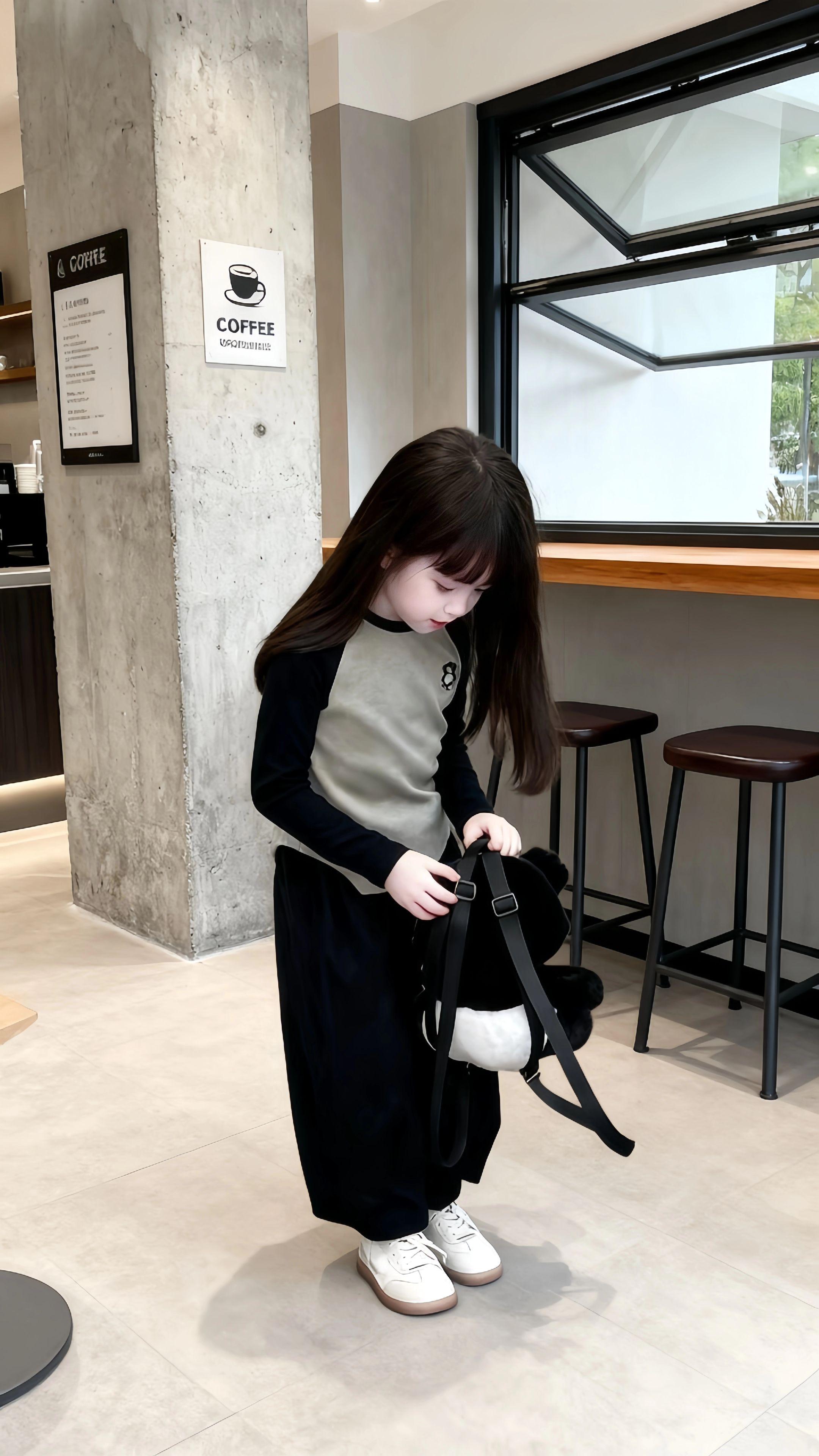 女儿就要打扮的美美哒。#女童洋气服装推荐 #女童穿搭 #穿搭分享 #潮童穿搭