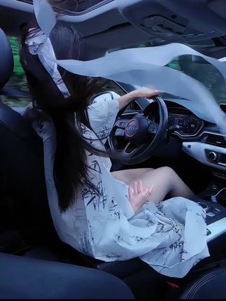 “☘️先生 你念过我的好吗静下来想想其实你没有那么特别 也没有那么出众我爱你是因为你曾经用真诚打动了我 后来我舍不得你是因为我在你身上放了太多心思你曾像一束光出现在我的生命里那天我握着你的手我以为我们会永远可是现在我好累了我不断的试着缝补一次又一次的失望你不再害怕失去我开始消磨我的爱我内耗的差不多了其实我一点都不想放手但是人不可能永远都害怕失去感受不到爱的时候我决定全身而退连天空都是瞬息万变的谁又能保证身边的人不会变平芜尽处是青山我要山要水唯独不想再要你谢谢你的出现 我的意思我们没有以后了.