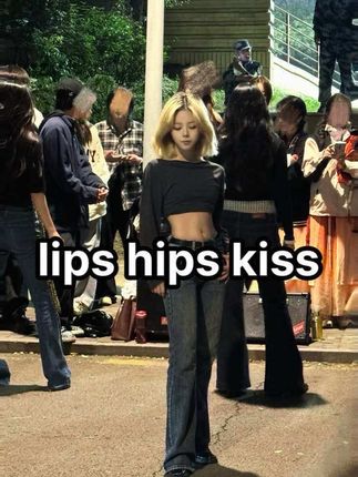 穿高跟鞋跳舞 如履平地💅#路演 #校园舞蹈 #lipshipskiss #kissoflife #致歉