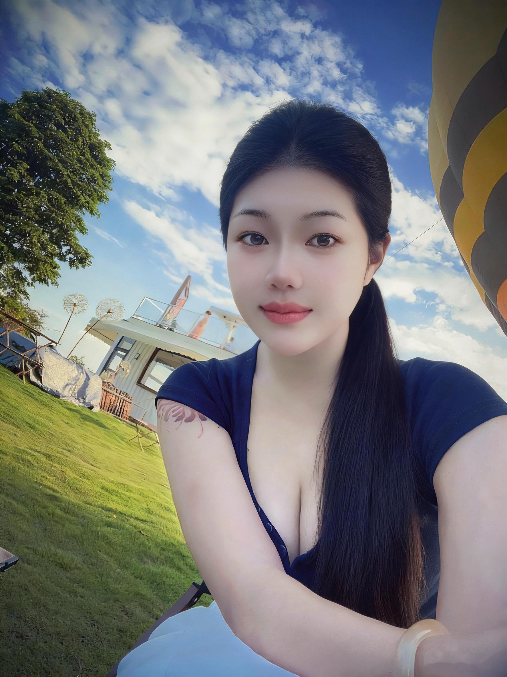 踉踉跄跄走到现在 ,听过难听的话比吃的饭还要多,所以早就不怨了。