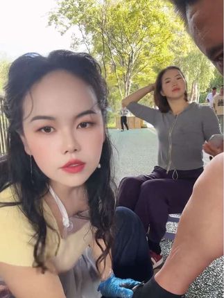 不是每个人都理解我的坚持, 没关系。 时间会给出答案。实在,好的东西,非常感谢 @美玲 做皮肤的老板,走路锻炼身体遇到我,现场实刷我的产品,立马下单支持,感谢对方炎的支持认可。#原创视频 #正能量