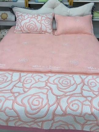 床盖真的比床单好用,铺在床上平整服贴又好看,不起褶皱不滑床,面料柔软透气,两面都好用,可机洗#床上用品#四季床盖#床盖三件套#榻榻米床单#可铺可盖