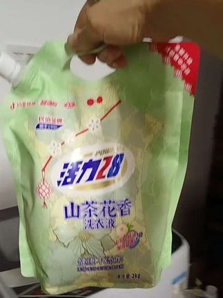 活力28 山茶花香留香洗衣液2kg*1袋 持久香氛去污护色家用洗涤#洗护好物 #活力28山茶花洗衣液 #污渍轻松去除 #超便宜超划算 #持久留香的洗衣液推荐