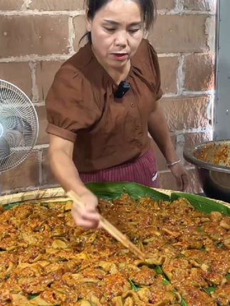 江西特色美食柚子干,香香辣辣的,都可以拿来当零食吃#地方特色美食 #柚子皮果脯 #江西美食