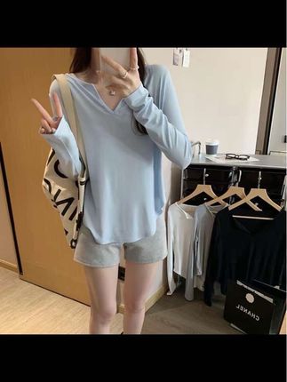 韩系V领正肩ins奶蓝色长袖t恤防晒衣女2025春季宽松慵懒打底上衣#百搭t恤 #百搭上衣 #休闲百搭 #新款 #性价比超高