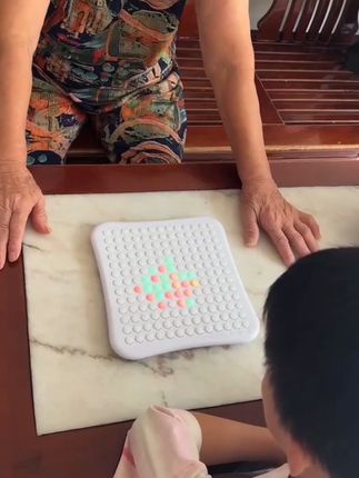 #创作灵感 #五子棋 电子五子棋#温馨时刻 #让孩子远离手机 #亲子互动