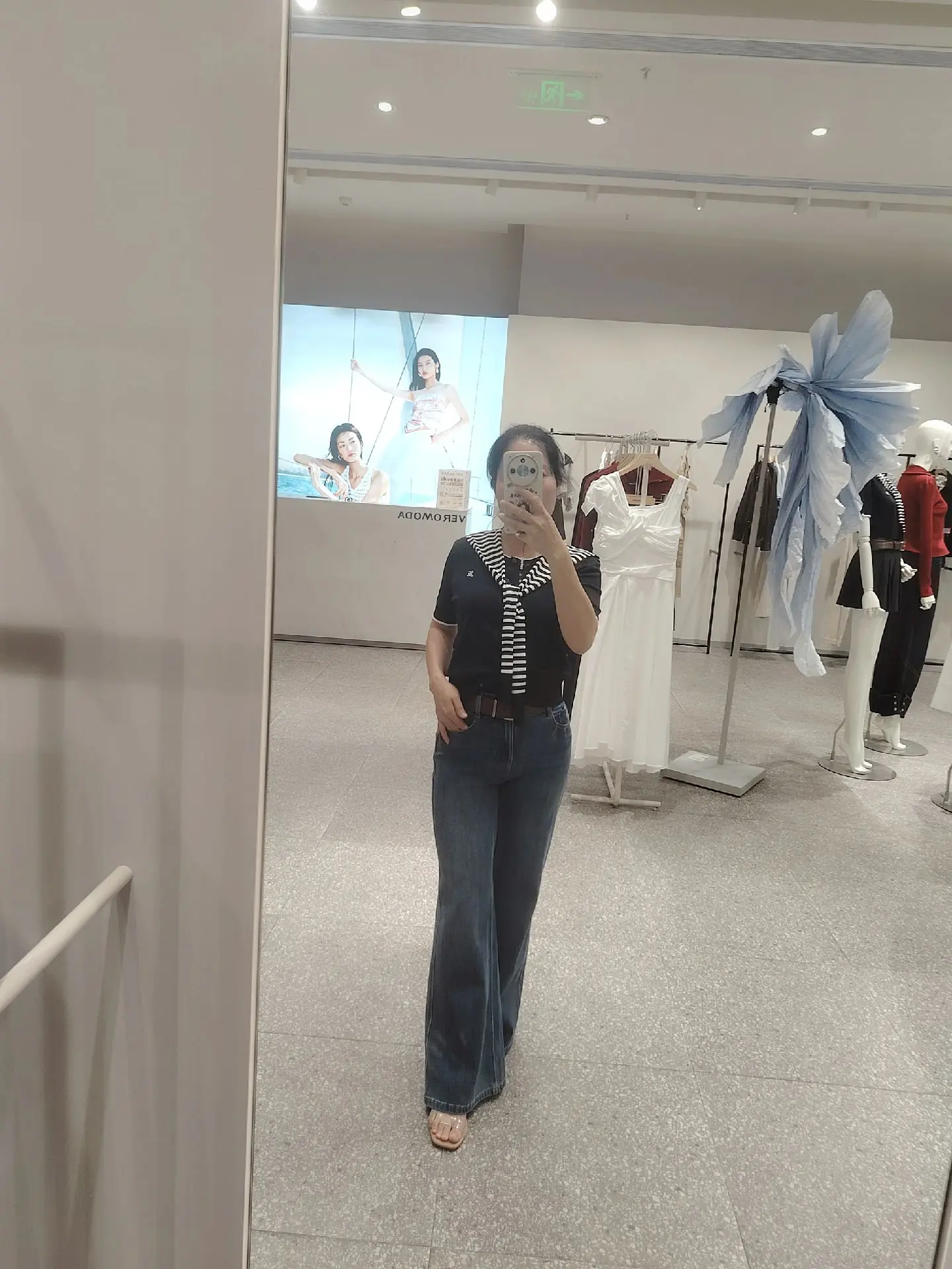 V系高智艺术风/这件披肩领针织也太好看吧。#VEROMODA - 抖音