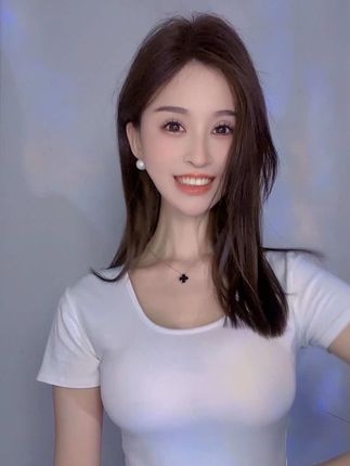 今年40岁,别墅十几套,存款3千万,三年不洗澡,这里面只有一件事是真的,你们说是哪一件?#招牌笑容 #招牌动作#开心就是幸福