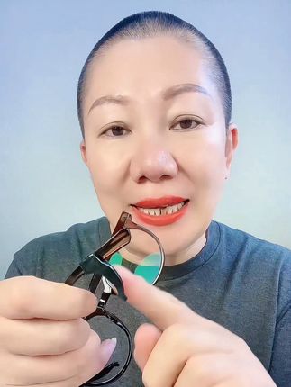 眼睛下滑掉落不发愁,防滑耳钩来帮忙#好物推荐🔥 #自用好物推荐 #健康生活 #必备好物 #防滑耳钩 @抖音小助手