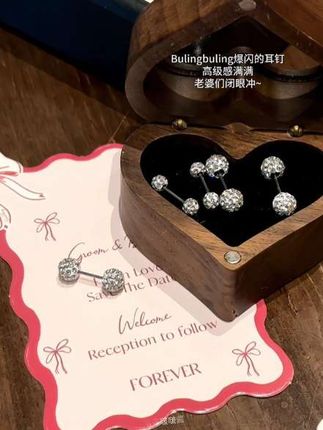 布灵布灵的耳钉,耳洞星人闭眼冲#耳钉 #耳饰 #高级感满满