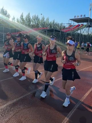 #运动健身操 #爱了爱了 #因为热爱所以坚持 每一步都是改变的开始,坚持跑步成就更好的自己