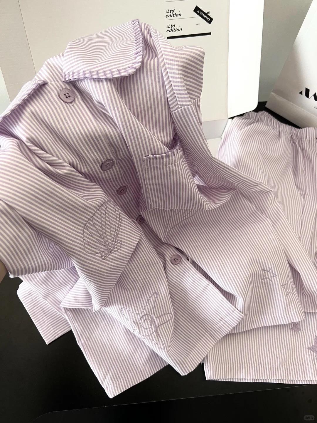 我的紫色条纹睡衣,爱了爱了~#睡衣 #睡衣家居服 #紫色系 #温柔风穿搭