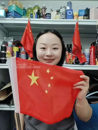 我们是华夏儿女无比骄傲自豪,过节挂上红旗,这款是不锈钢旗杆,加大吸盘,非常牢固,过节就是最亮的中国红! 旅游出门一定要在车上挂上红旗简直太飒了吧!#我爱你中国 #华夏儿女 #国旗旗杆 #我爱你中国儿女 #节日氛围