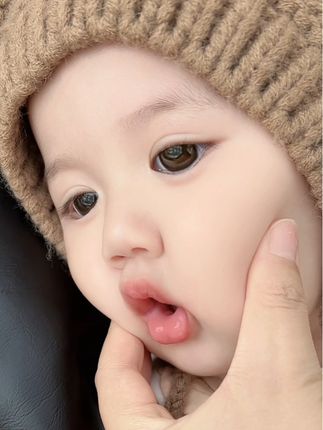 妈妈说我这么可爱出门会被抢走的#人类的小幼崽 #阔爱炸了 #萌宝来袭 #人类幼崽日常 #大眼萌娃