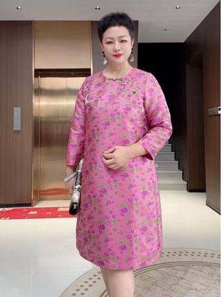 粉色提花小A版显瘦中长款提花大码年轻连衣裙L36#轻奢设计感裙子 #好看的连衣裙 #高级轻奢感女装 #新疆婚礼礼服 #高端气质连衣裙