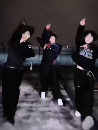 撩的最狠却穿个内搭,多见外#张函瑞#TF家族 #帅哥