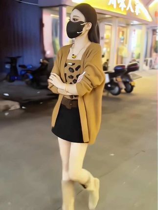 百搭豹纹吊带+宽松针织开衫+高腰短裙三件套装#秋冬新款 #时尚三件套 #显瘦穿搭 #穿出高级感 #时髦穿搭