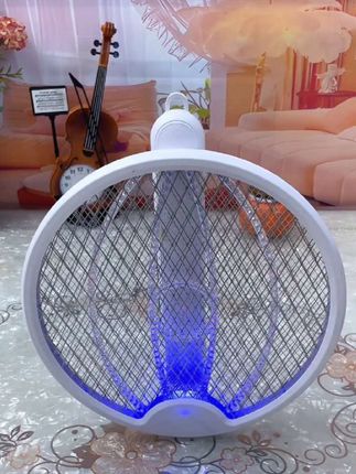 多功能的电蚊拍,做了一个拐角的设计,可以更好的去贴合墙面,而且他这种网面的密度非常的高,可以防止触碰的#电蚊拍 #可折叠蚊拍#灭蚊#生活好帮手 #灭蚊神器@DOU+小助手